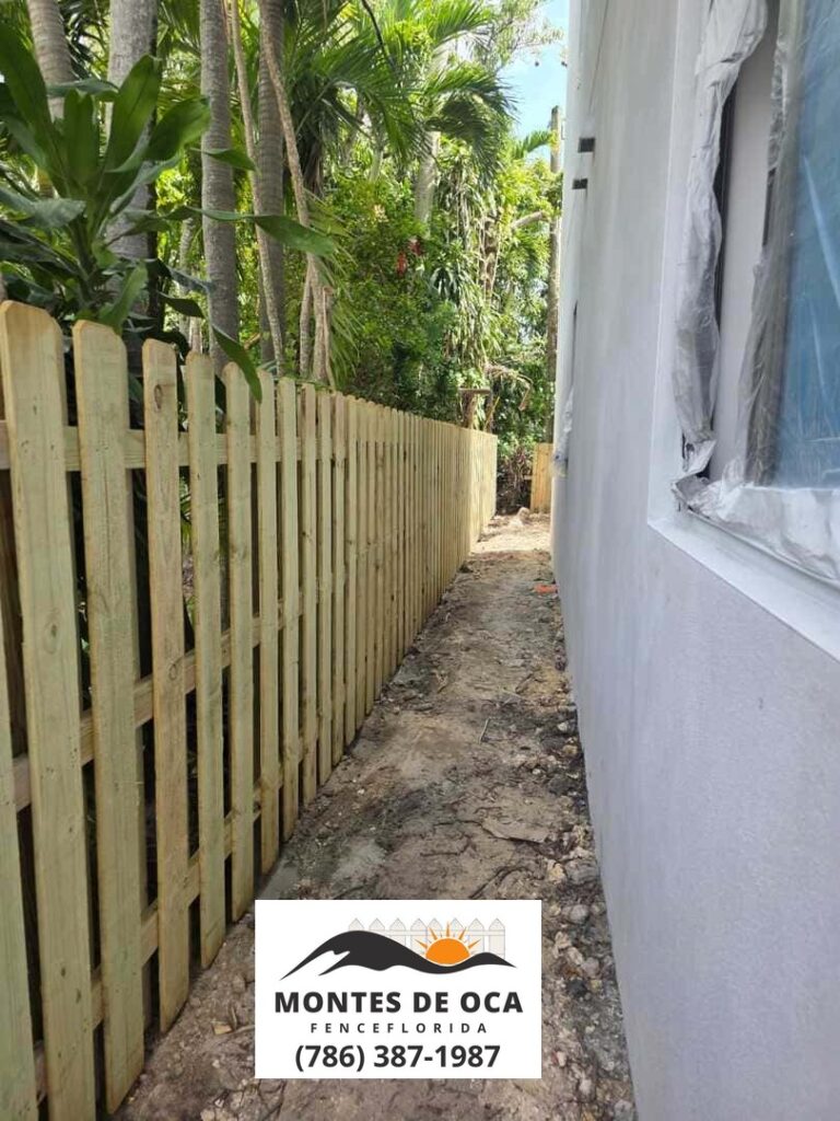4_montes_de_oca_fence_wood